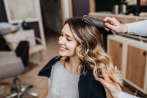 Exploring Salon Styles: Big-Box vs. Boutique – Pros and Cons